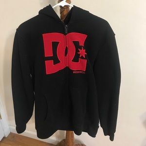 DCshoeco Black sweater with red logo